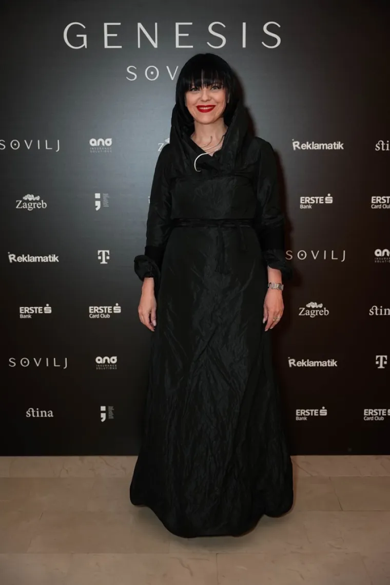 POSTANAK KROZ OČI NENADA SOVILJA &ndash; IZLOŽBA &bdquo;GENESIS&ldquo; ODU&Scaron;EVILA BROJNE POSJETITELJE VEĆ PRVOG DANA