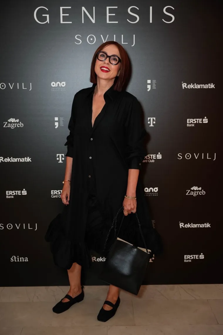 POSTANAK KROZ OČI NENADA SOVILJA &ndash; IZLOŽBA &bdquo;GENESIS&ldquo; ODU&Scaron;EVILA BROJNE POSJETITELJE VEĆ PRVOG DANA