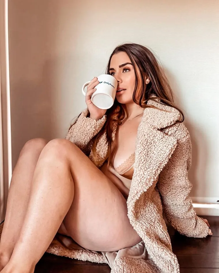 Pred cijelim svijetom je ponizila djevojku kojoj grijehe iz pro&scaron;losti ne može oprostiti: 'Tvoj tata mi plaća da me gleda golu'