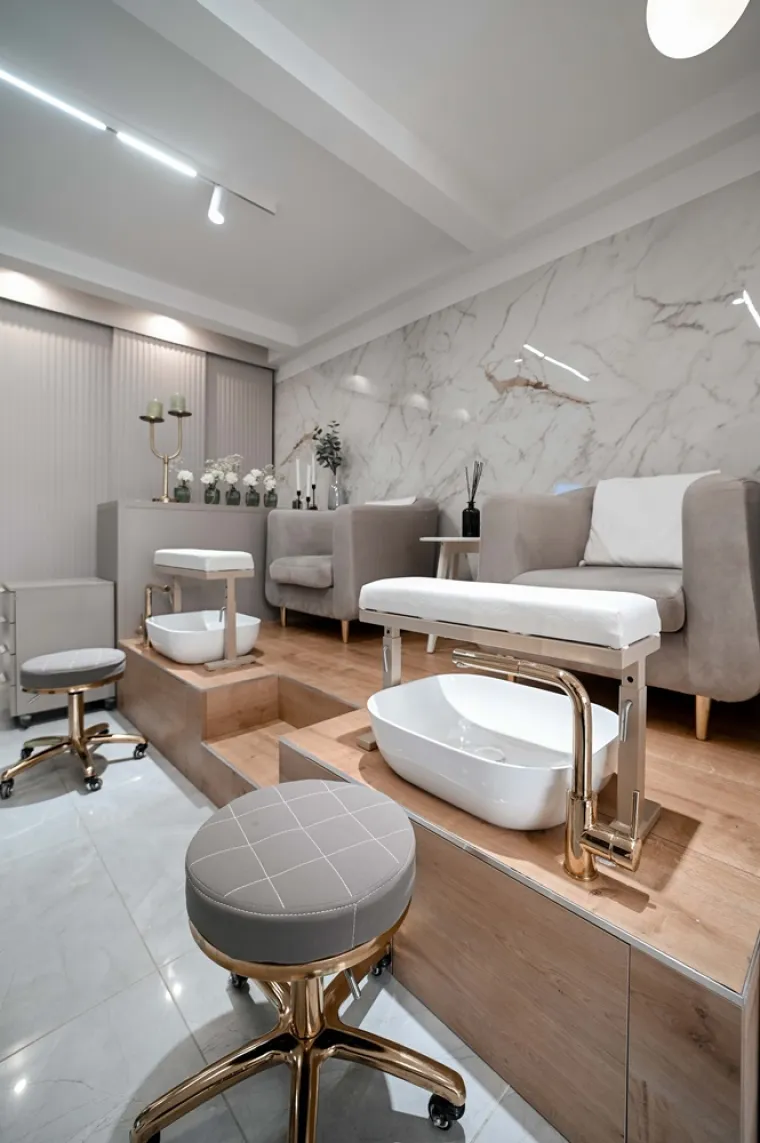 OBOŽAVANA BEAUTY LOKACIJA U JO&Scaron; LJEP&Scaron;EM I VEĆEM IZDANJU &ndash; CRYSTAL BEAUTY CENTAR