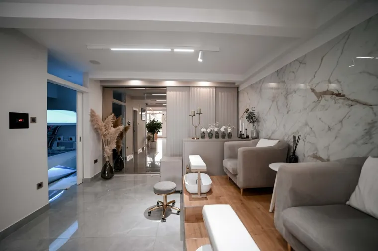 OBOŽAVANA BEAUTY LOKACIJA U JO&Scaron; LJEP&Scaron;EM I VEĆEM IZDANJU &ndash; CRYSTAL BEAUTY CENTAR