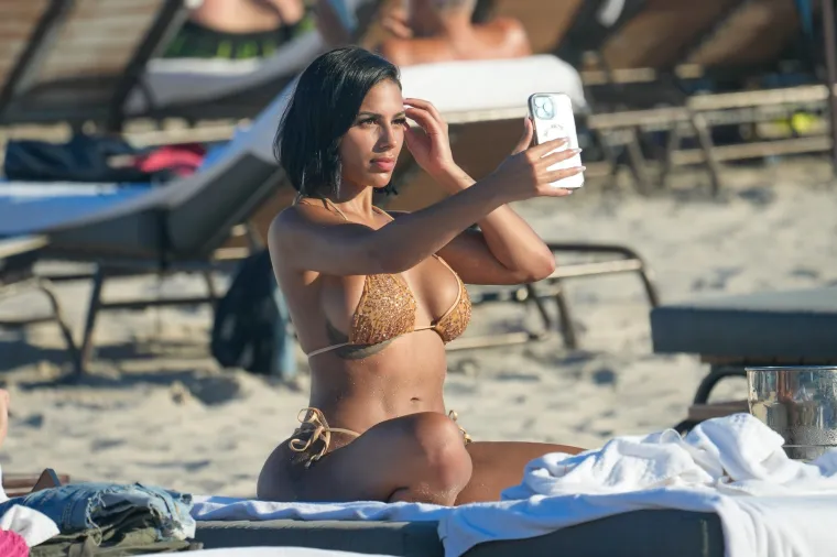 Kanyeova biv&scaron;a je i dalje solo! Bombastičnim oblinama podigla je temperaturu, a nakon ovih prizora nitko nije ostao ravnodu&scaron;an