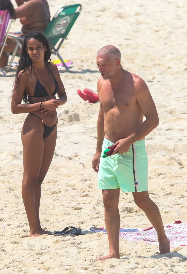 Vincent Cassel i Narah Baptista viđeni kako uživaju na plaži