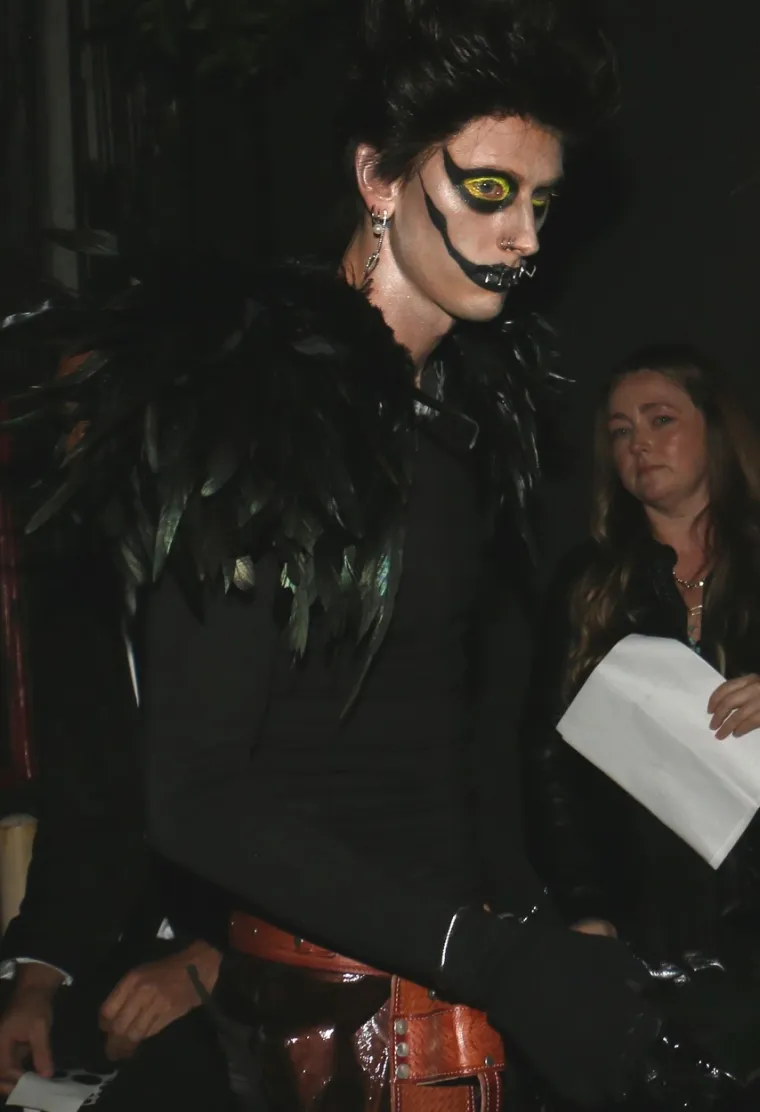 On je jezivi demon, a ona slatka jabuka: Megan Fox i Machine Gun Kelly na Helloween party stigli inspirirani popularnim animeom