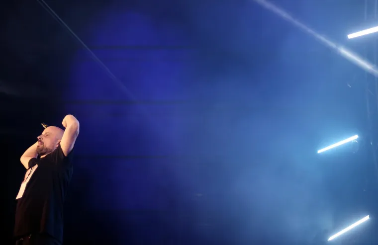 Vojko V apsolutno razvalio Dom sportova: Pogledajte &scaron;to je sve radio na stageu i fenomenalnu atmosferu