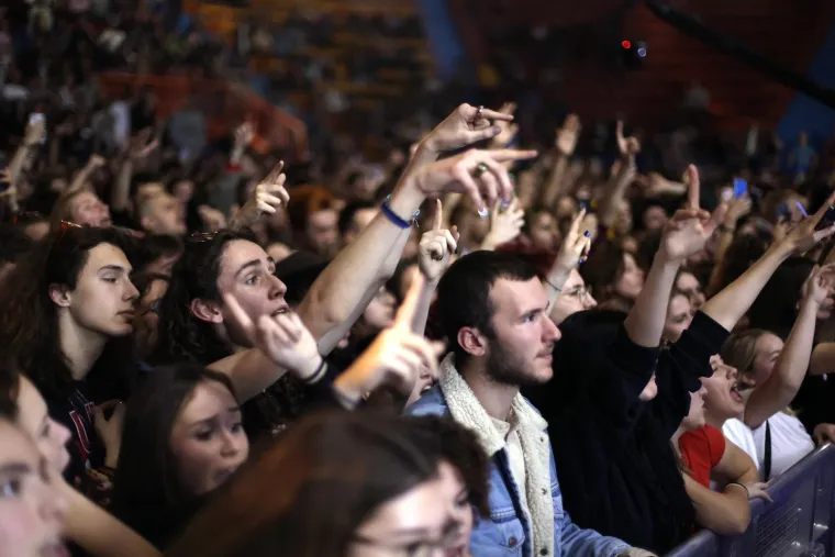Vojko V apsolutno razvalio Dom sportova: Pogledajte &scaron;to je sve radio na stageu i fenomenalnu atmosferu