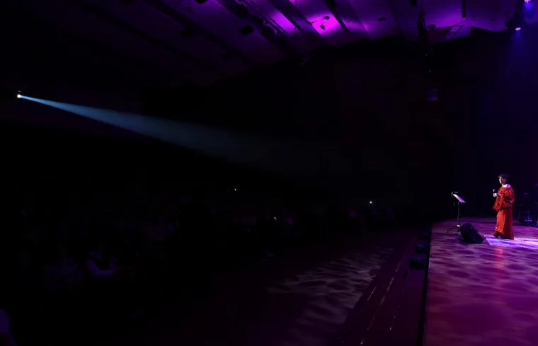 Prekrasna Zorica Kondža u crvenom priredila koncert za pamćenje u Koncertnoj dvorani 'Vatroslava Lisinskog'