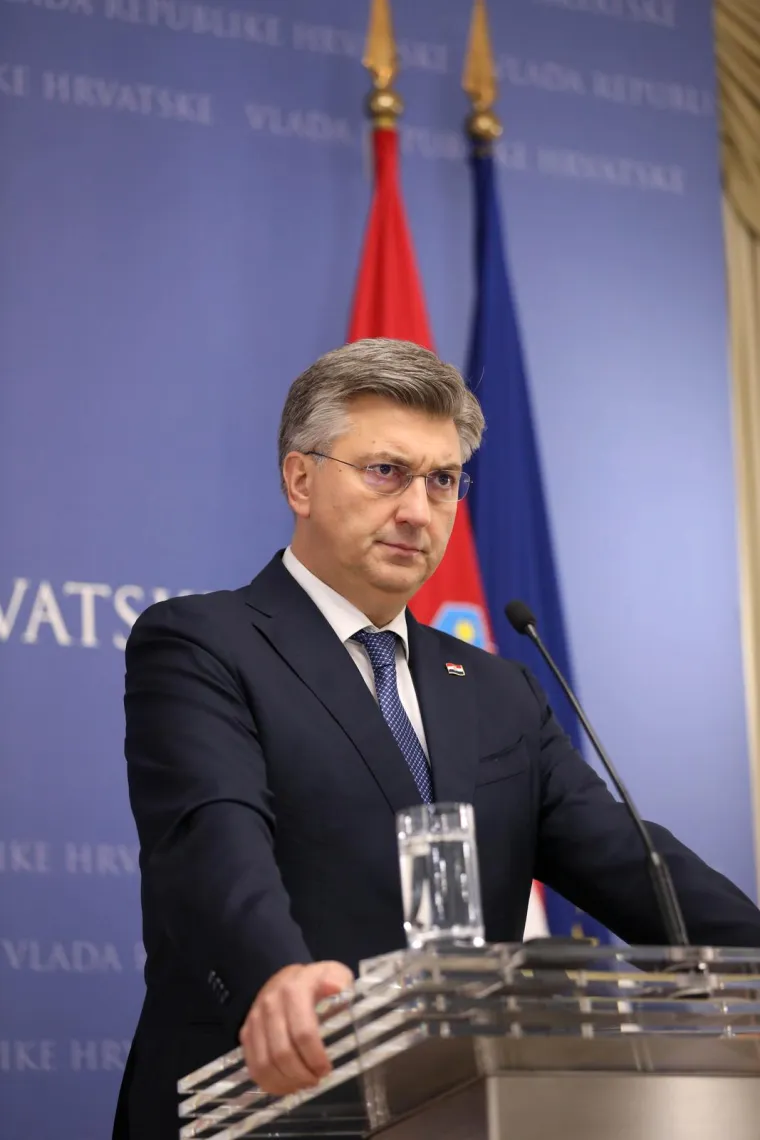 Teški dani za Plenkovića: Pogledajte kako je pokislo izgledao dok je najavljivao Anušića za novog ministra obrane