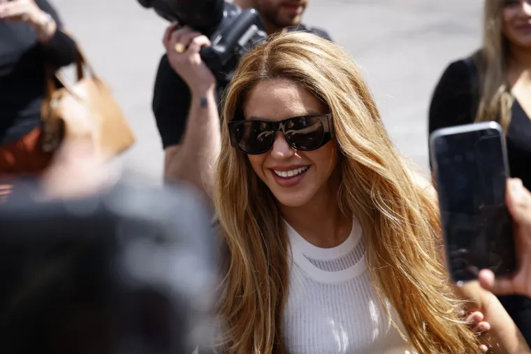 Shakiri, čije je puno ime Shakira Isabel Mebarak Ripoll, trebalo bi se suditi u Barceloni 20. studenog - za tri dana, u vezi s tim optužbama. No, sada je se tereti po drugi put, jer kako navode nije platila 6,7 milijuna eura poreza na svoj prihod u 2018. godini.