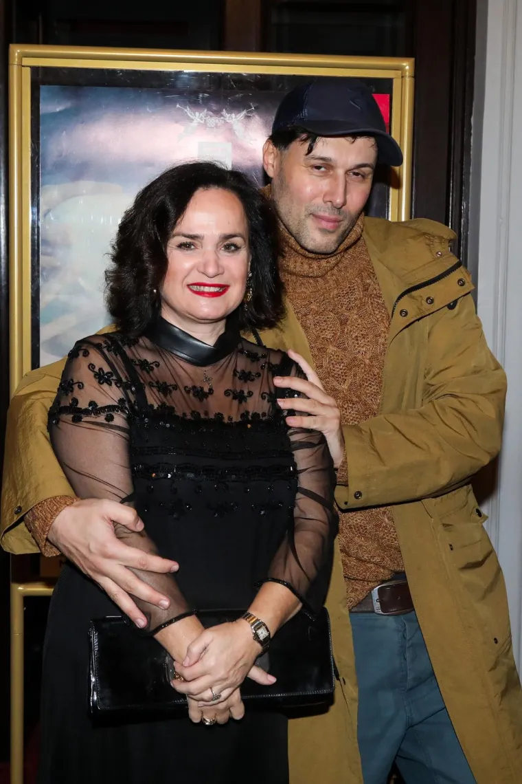 Iva Hraste Sočo, Leo Mujić