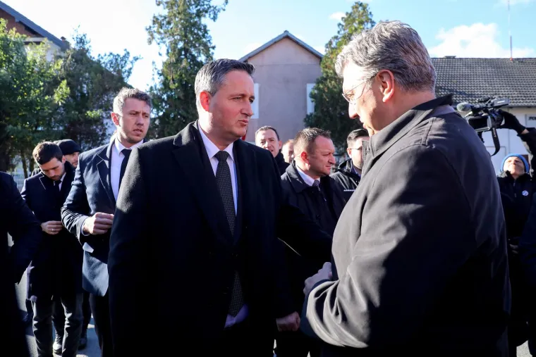 Državni vrh sjatio se u Vukovar: Da je Vukovar konstantna točka prijepora jasno se vidi i na ovim fotografijama