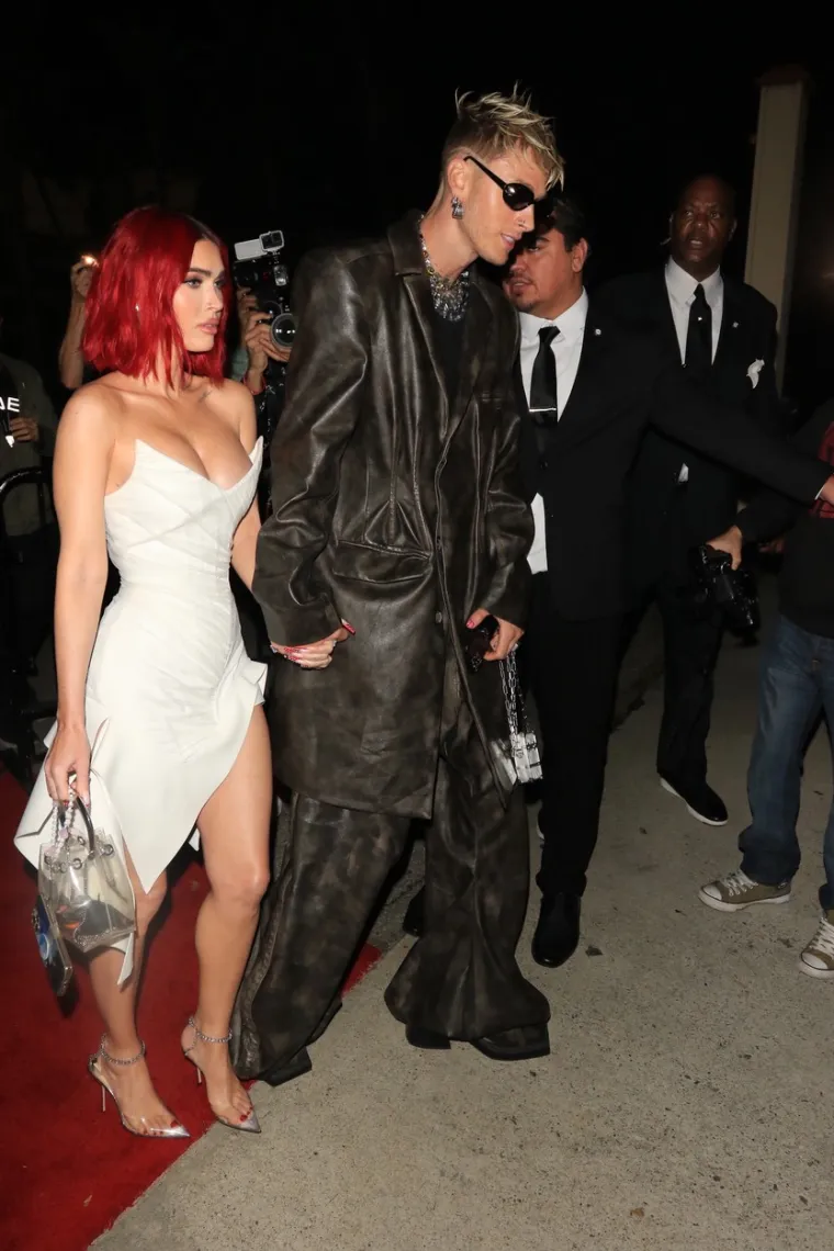 Megan Fox izgleda kao milijun dolara u ovoj haljini, ali ruku pod ruku s Kellyjem, pomalo ju je tužno gledati