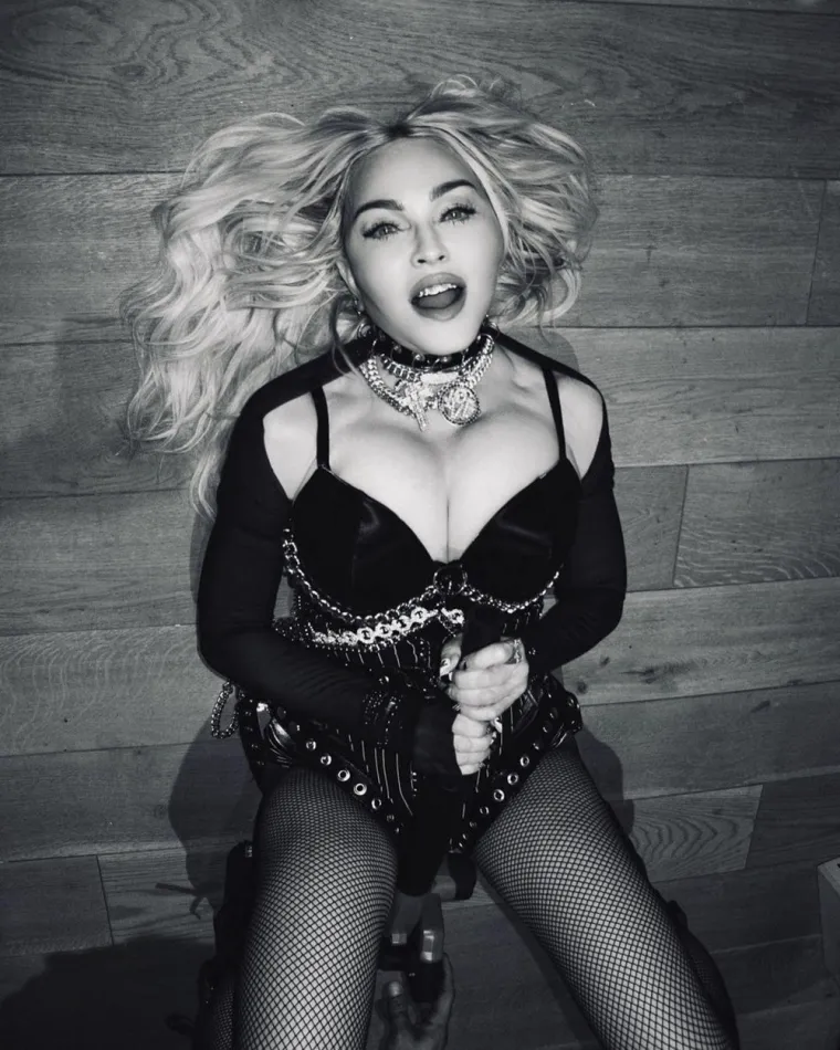 Ova žena nikad ne razočara! Opet provocira seksepilnim i izazovnim fotkama