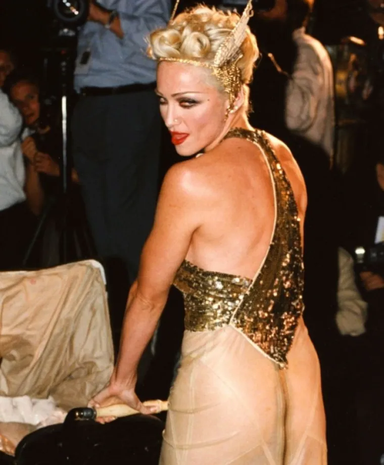 Ova žena nikad ne razočara! Opet provocira seksepilnim i izazovnim fotkama