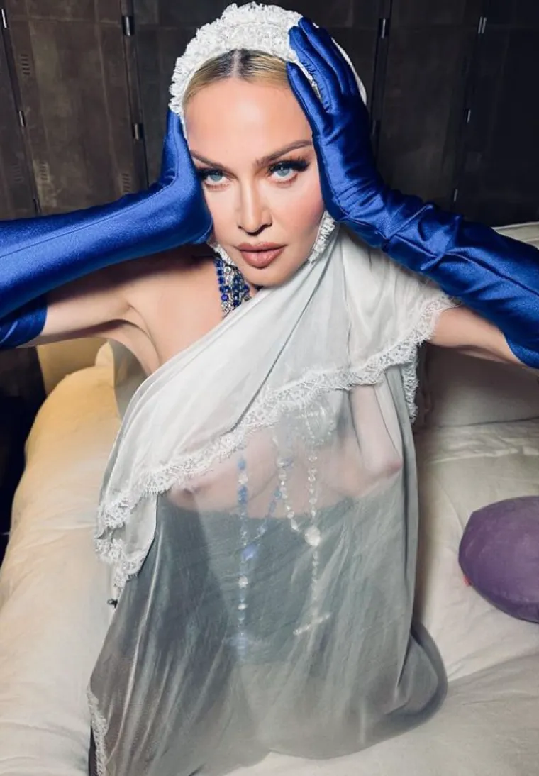 Ova žena nikad ne razočara! Opet provocira seksepilnim i izazovnim fotkama