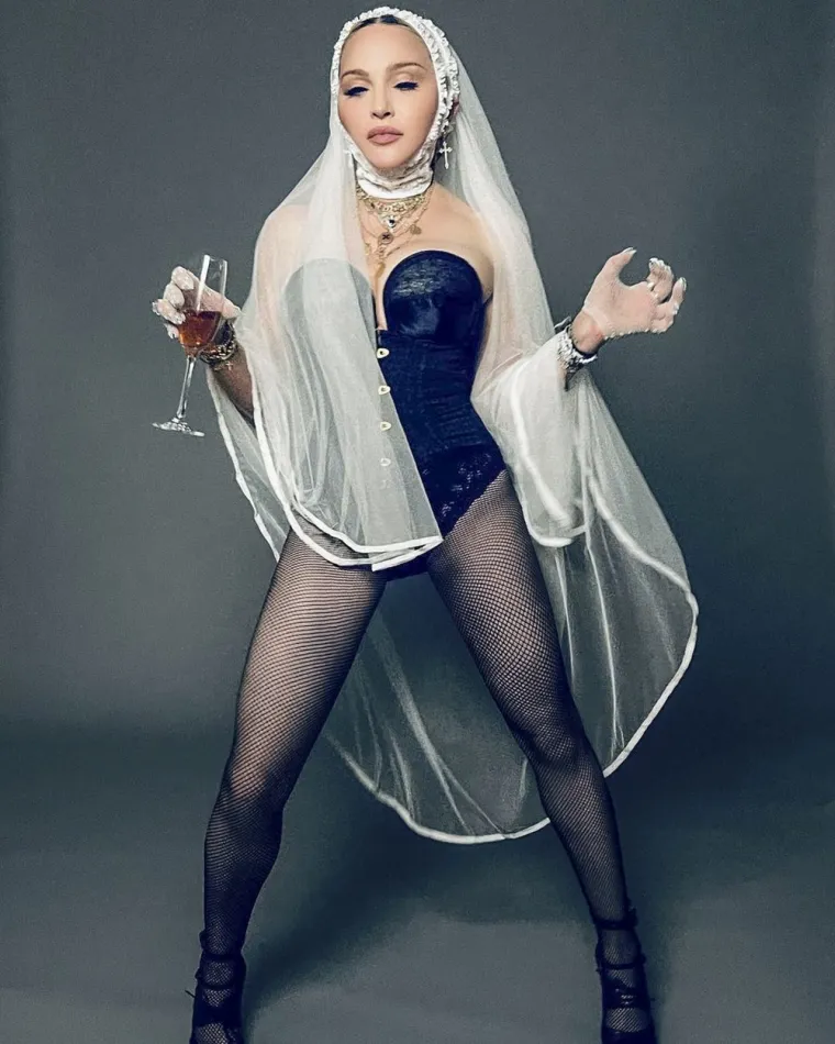 Ova žena nikad ne razočara! Opet provocira seksepilnim i izazovnim fotkama