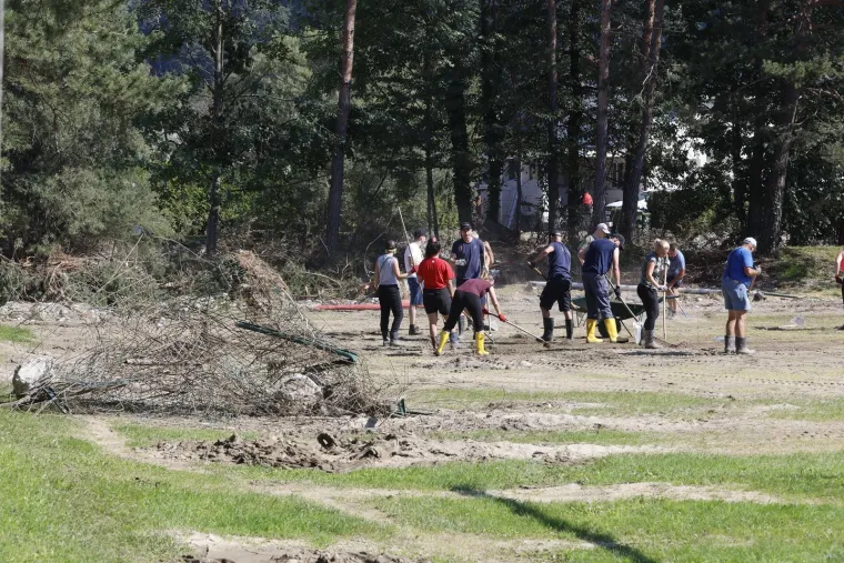 Slovenija je nakon 24 godine opet na Europskom prvenstvu: U centru Ljubljane veličanstven doček nogometaša