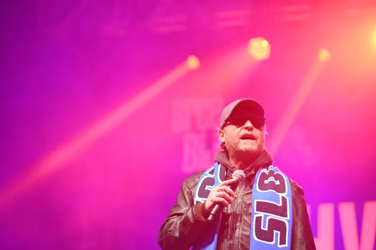 Slovenija je nakon 24 godine opet na Europskom prvenstvu: U centru Ljubljane veličanstven doček nogometa&scaron;a