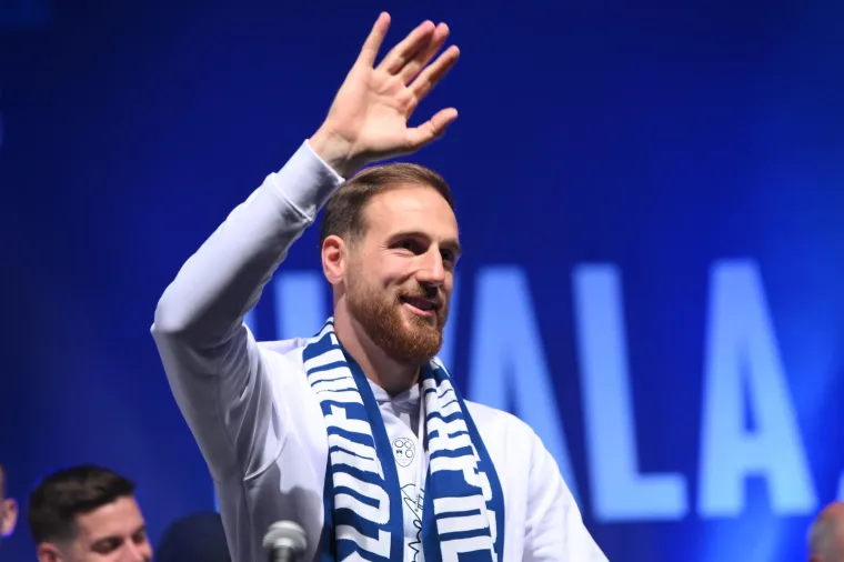 Slovenija je nakon 24 godine opet na Europskom prvenstvu: U centru Ljubljane veličanstven doček nogometa&scaron;a