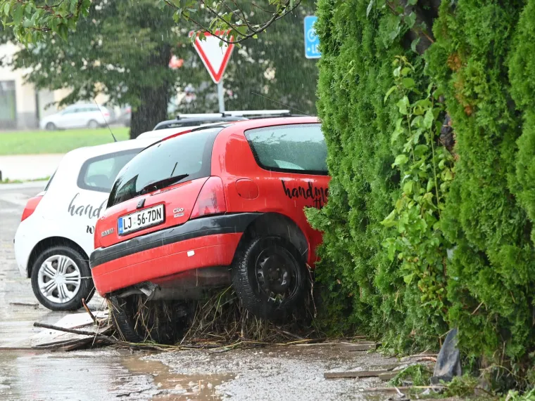 Slovenija je nakon 24 godine opet na Europskom prvenstvu: U centru Ljubljane veličanstven doček nogometa&scaron;a