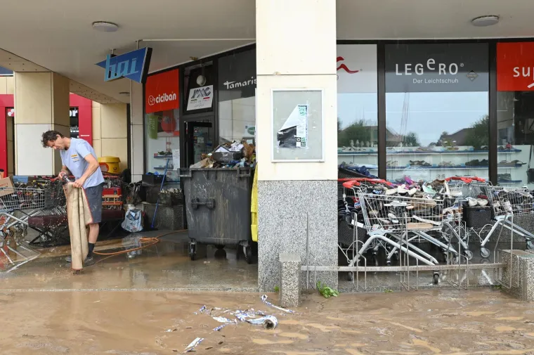 Slovenija je nakon 24 godine opet na Europskom prvenstvu: U centru Ljubljane veličanstven doček nogometa&scaron;a