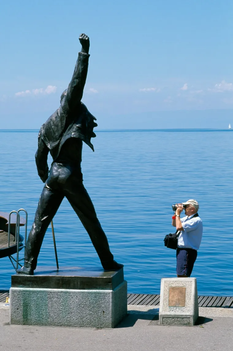 Spomenik Freddieju Mercuryju kod jezera Ženeva u Montreuxu u &Scaron;vicarskoj