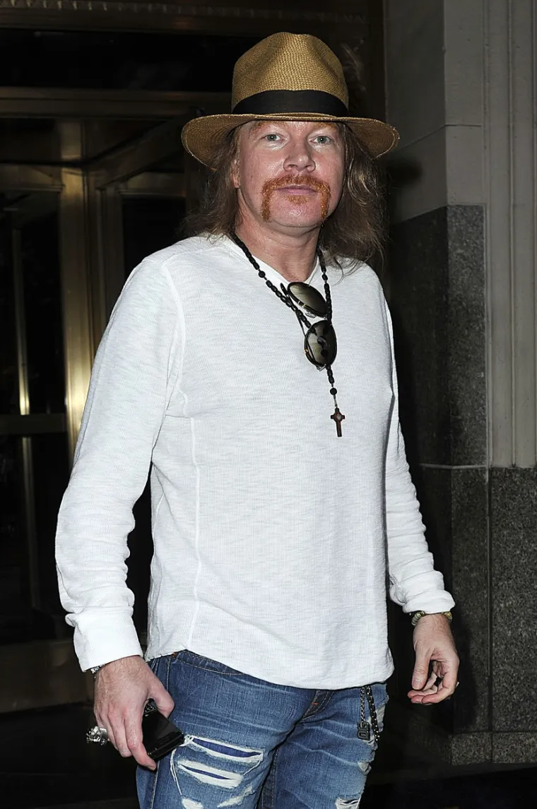 Axl Rose optužen za jezivo silovanje, prijavila ga je ova glumica: 'Imam PTSP kad čujem pjesme Guns N' Rosesa'
