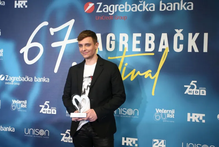 Zagrebačka Tvornica zakuhala od vrelog performansa: Superseksi plesačice ukrale šou Marku Kutliću, ovo se ne viđa svaki dan!