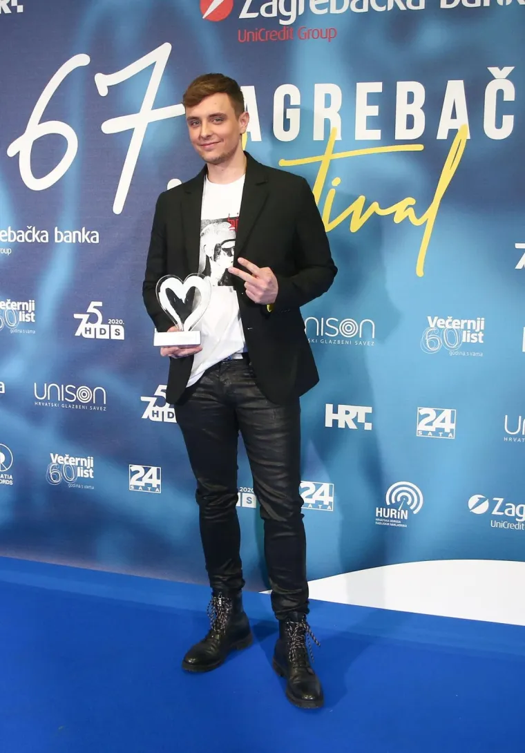 Zagrebačka Tvornica zakuhala od vrelog performansa: Superseksi plesačice ukrale šou Marku Kutliću, ovo se ne viđa svaki dan!