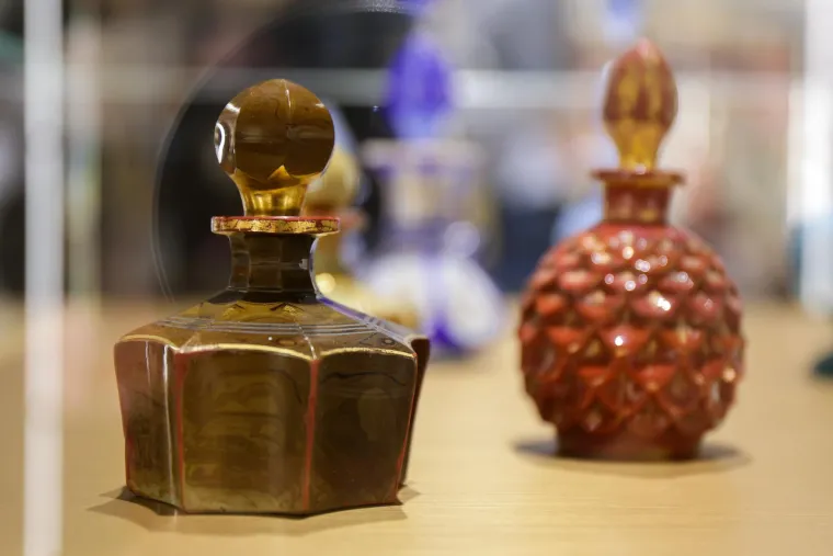 Ovako su nekada izgledale bočice parfema: Radili su ih za aristokraciju i bogate građane, a u Zagrebu ih možete vidjeti i uživo