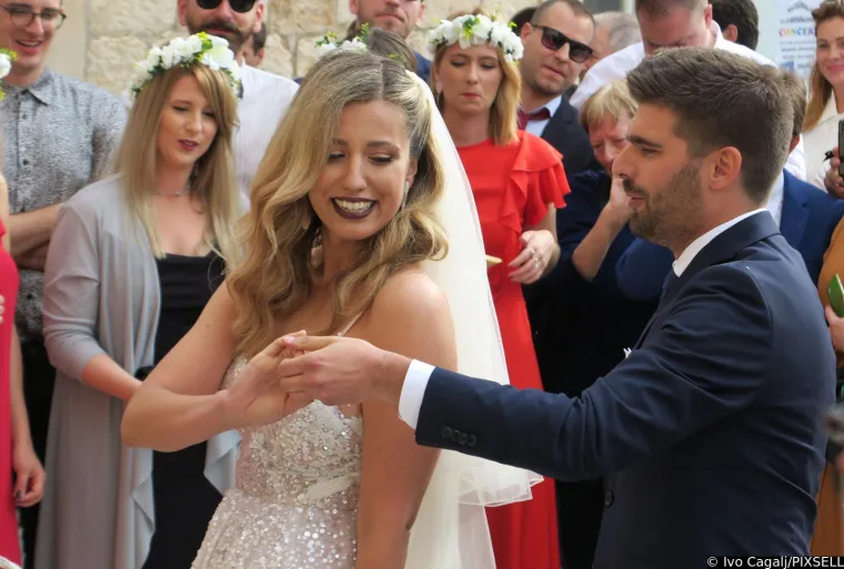 Gdje su danas Sanaderove kćeri? Isplivale su fotke iz 2013., Petra i Bruna tad su i&scaron;le na suđenje ocu