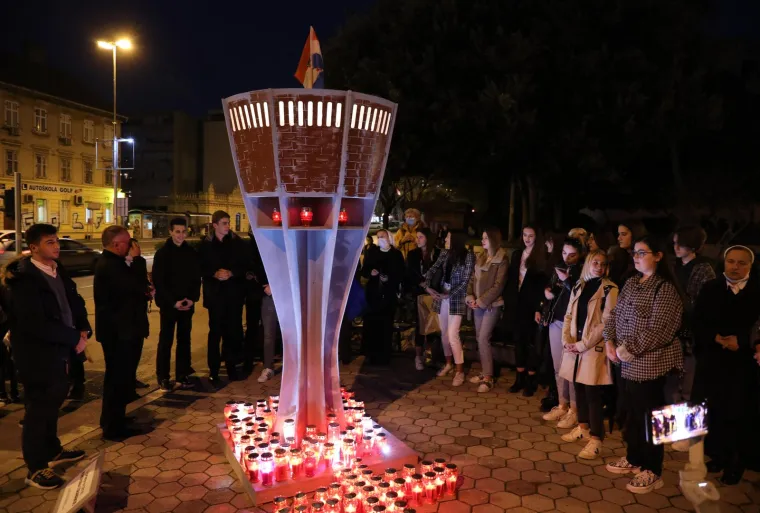 Na ovakvom travnjaku u srijedu se igrala utakmica osmine finala Hrvatskog kupa