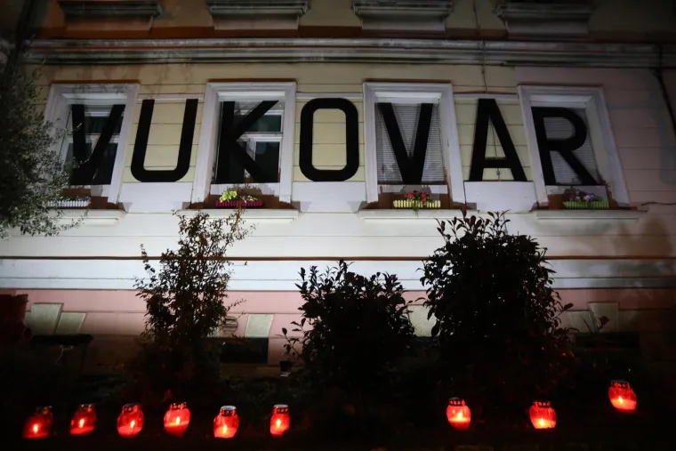 Na ovakvom travnjaku u srijedu se igrala utakmica osmine finala Hrvatskog kupa