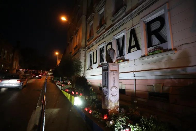 Na ovakvom travnjaku u srijedu se igrala utakmica osmine finala Hrvatskog kupa