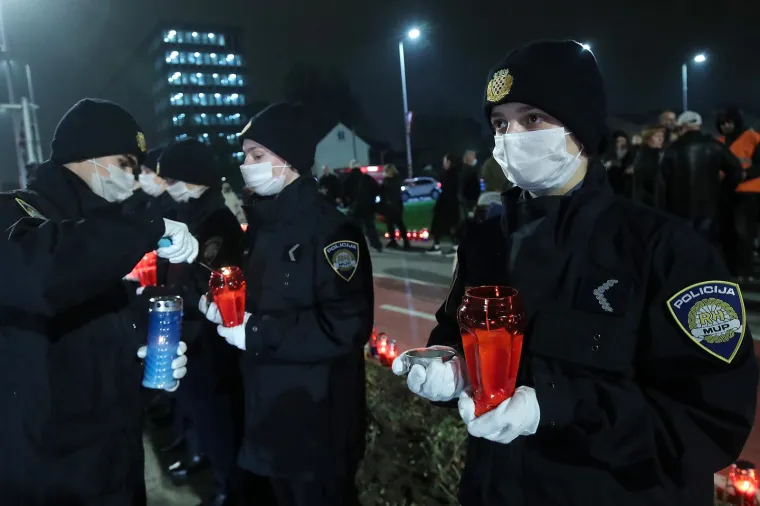 Na ovakvom travnjaku u srijedu se igrala utakmica osmine finala Hrvatskog kupa