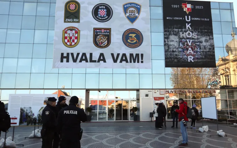 Na ovakvom travnjaku u srijedu se igrala utakmica osmine finala Hrvatskog kupa