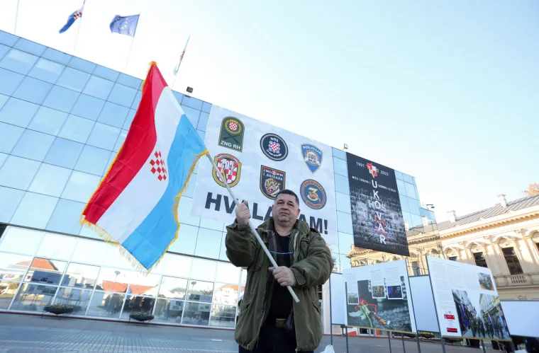 Na ovakvom travnjaku u srijedu se igrala utakmica osmine finala Hrvatskog kupa