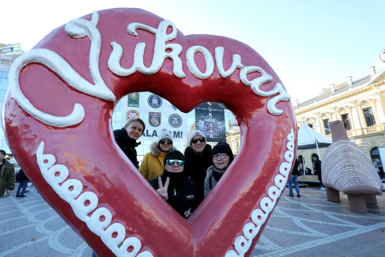Na ovakvom travnjaku u srijedu se igrala utakmica osmine finala Hrvatskog kupa