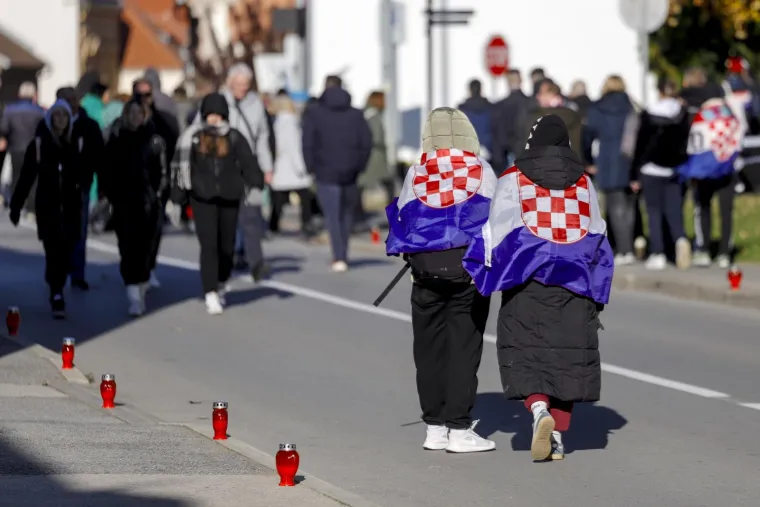 Na ovakvom travnjaku u srijedu se igrala utakmica osmine finala Hrvatskog kupa