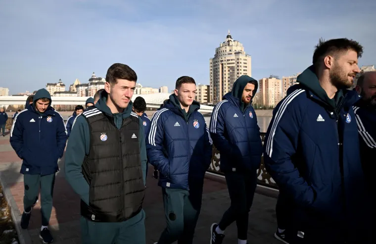 Dinamovci pro&scaron;etali hladnom Astanom: Jakirović sa zvijezdom Plavih hodao ruku pod ruku