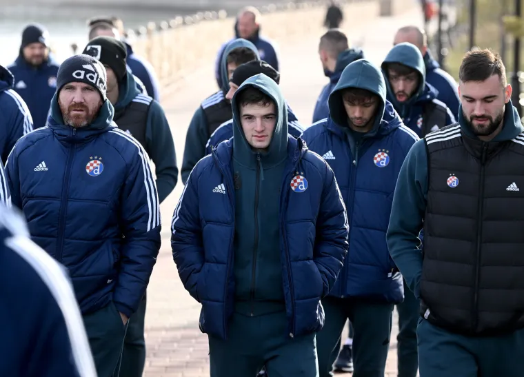 Dinamovci pro&scaron;etali Astanom: Jakirović hodao ruku pod rukom s Petkovićem