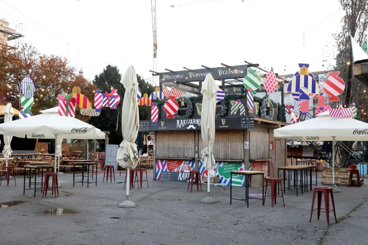 Pripreme za zagrebački Advent u punom jeku: Niknule prve kućice, a u subotu će zasjati tisuće lampica