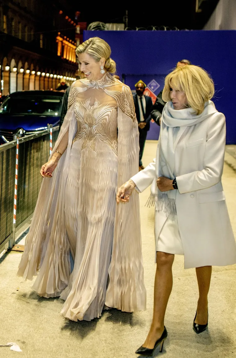 Par se upoznao 1999. godine, a zajedno imaju tri princeze. Catharinu-Amaliu Beatrix Carmen Victoriu, princezu Alexiu i princezu Arianu.