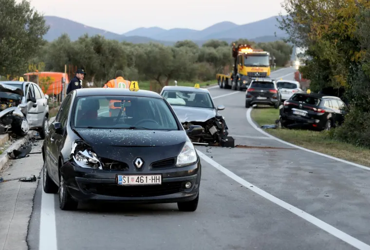 Šest vozila sudjelovalo u sudaru kod Vrpolja, pogledajte nevjerojatne prizore