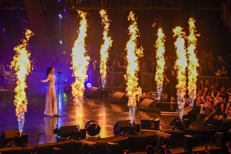 Prijović zapalila Arenu: U publici Marko Grubnić, Iva Todorić...; Pogledajte spektakularne scene