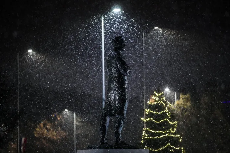 Snijeg zabijelio Zagreb i uljep&scaron;ao čarobno otvaranje Adventa: Pogledajte prekrasne prizore