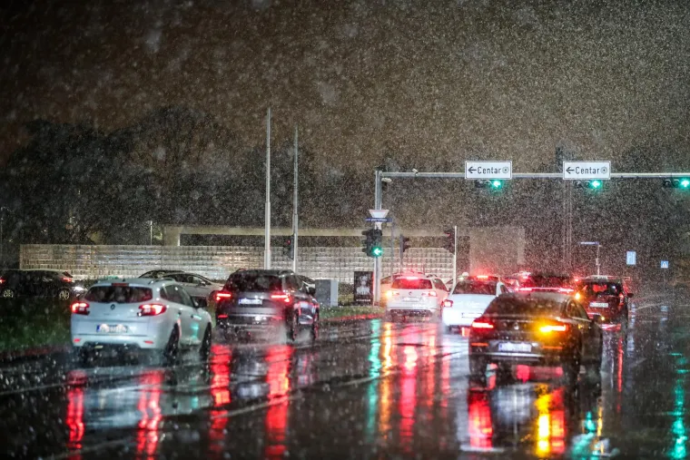 Snijeg zabijelio Zagreb i uljep&scaron;ao čarobno otvaranje Adventa: Pogledajte prekrasne prizore