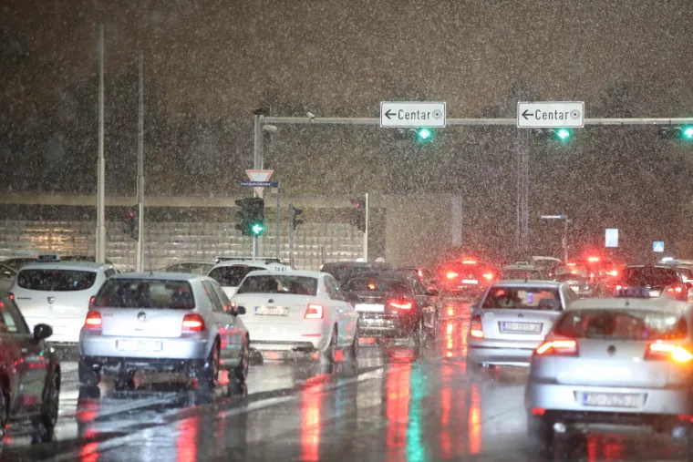 Snijeg zabijelio Zagreb i uljep&scaron;ao čarobno otvaranje Adventa: Pogledajte prekrasne prizore