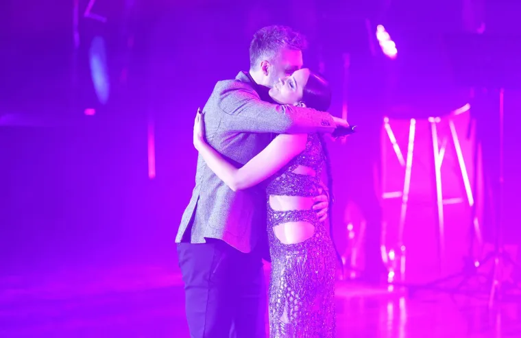 Aleksandra Prijović zapalila atmosferu u Areni, pogledajte kako danas sjaji u ljubičastom: 'Kad sam bila mala...'