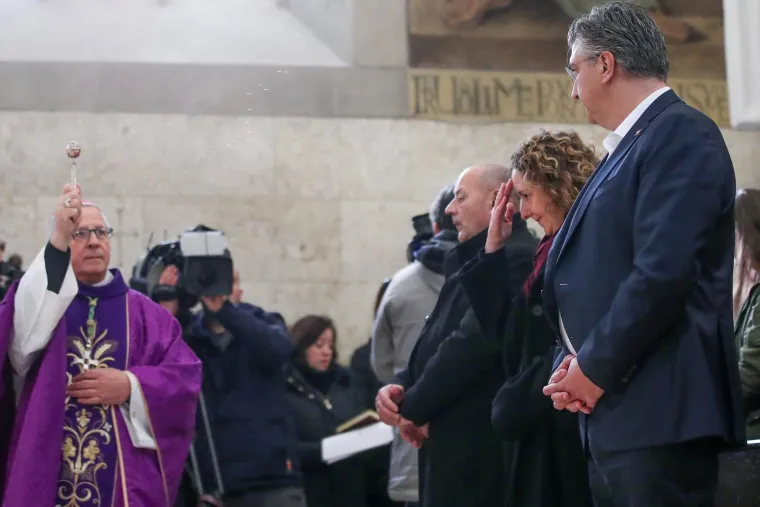 Plenković se pomolio na misi, pa otkrio da ga ekstremisti žele svrgnuti: 'Oni bi rušili ustavni poredak nasilnim metodama'